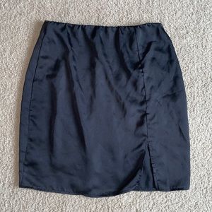 Boohoo Satin Skirt w Slit (Size 10)